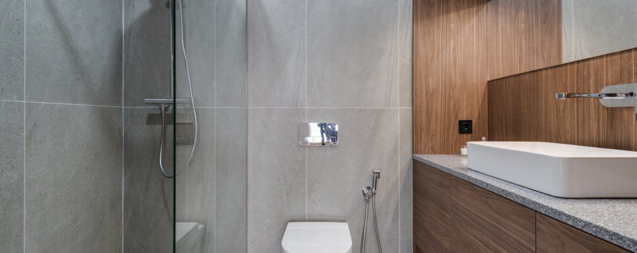 Reformas Asturias: ¿Por qué poner una ducha en tu baño?